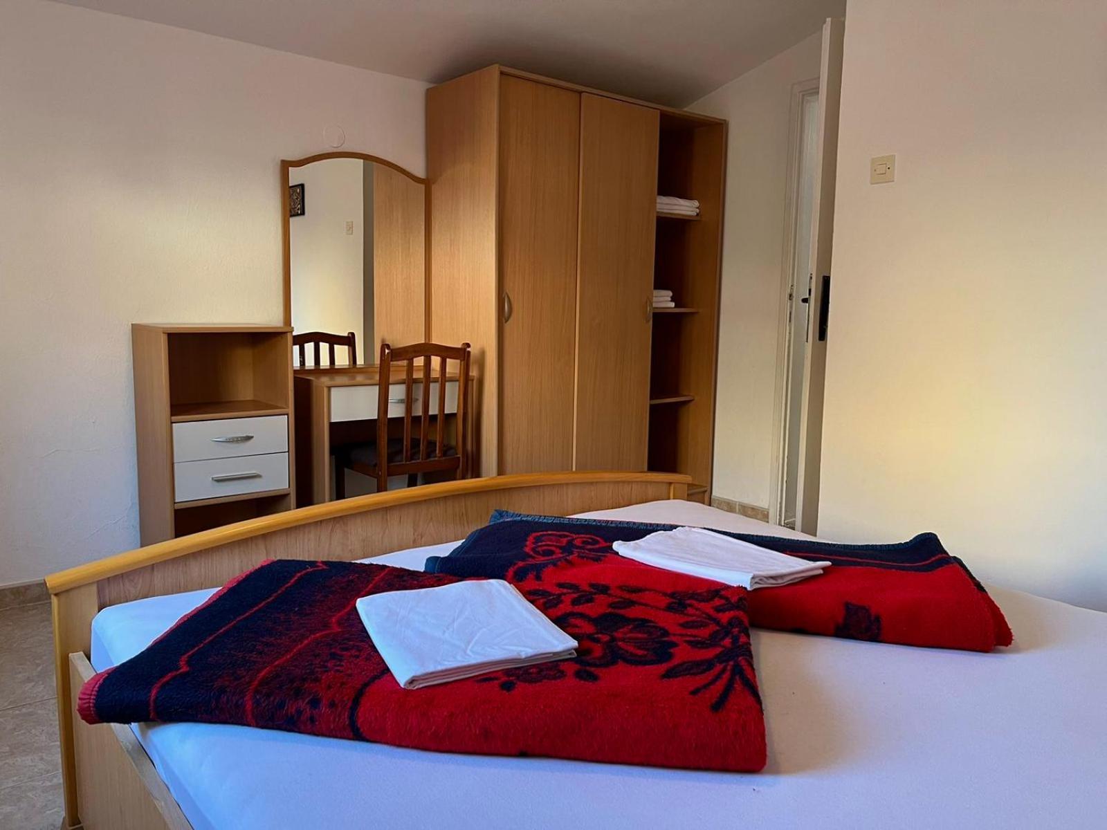 Apartments And Room Mv Petrovac na moru Exterior foto