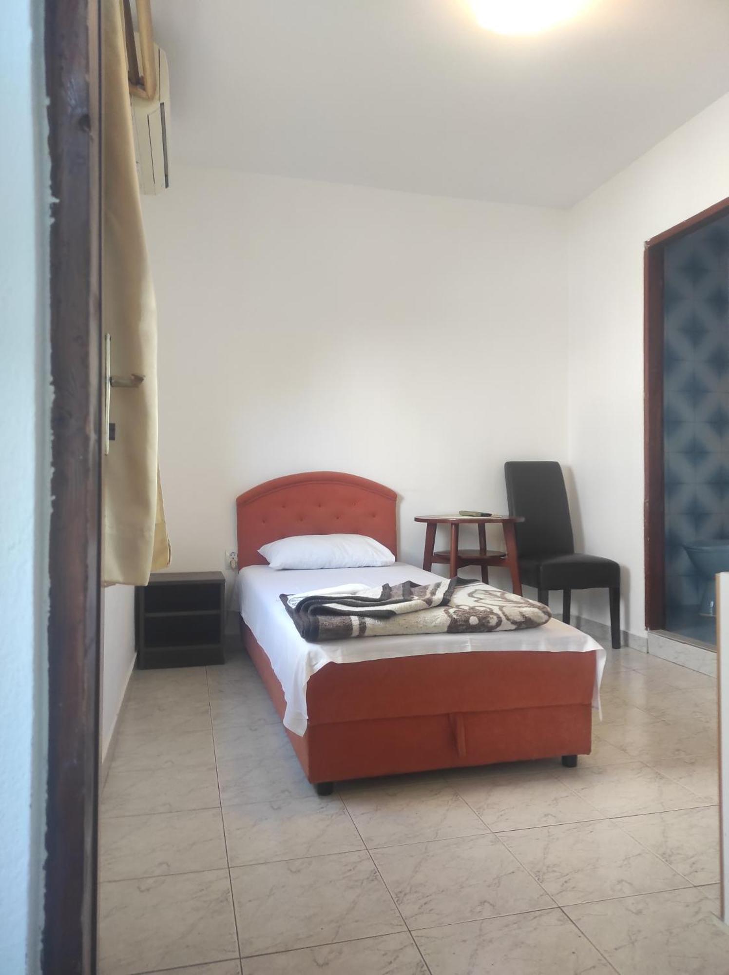 Apartments And Room Mv Petrovac na moru Exterior foto