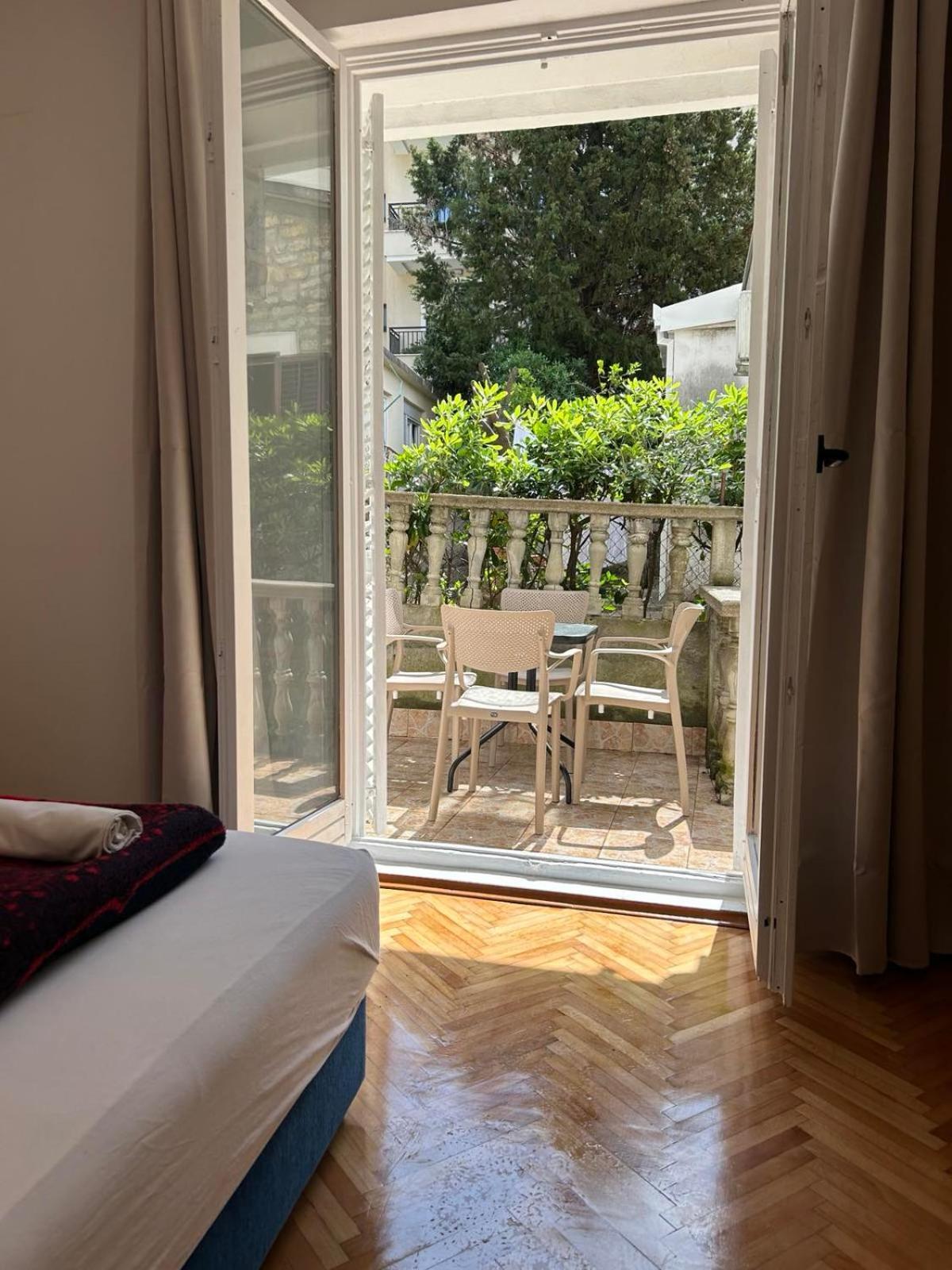 Apartments And Room Mv Petrovac na moru Exterior foto