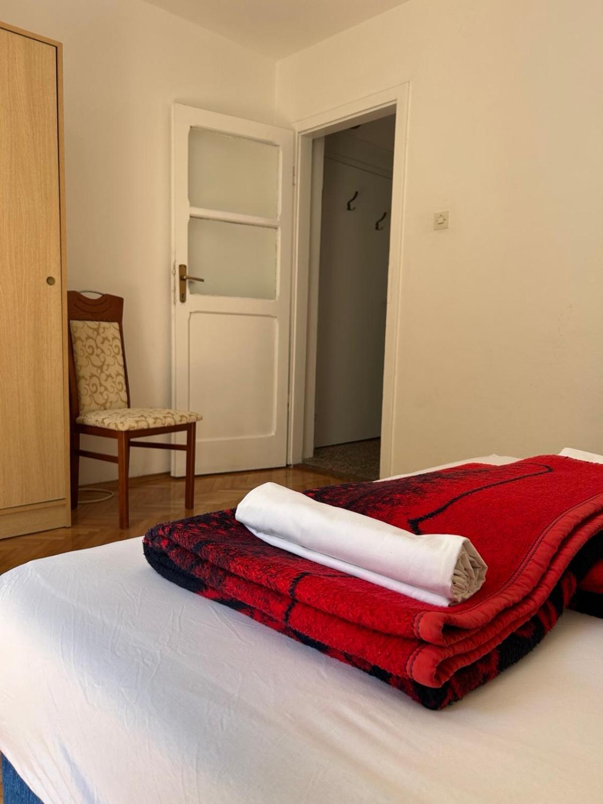 Apartments And Room Mv Petrovac na moru Zimmer foto